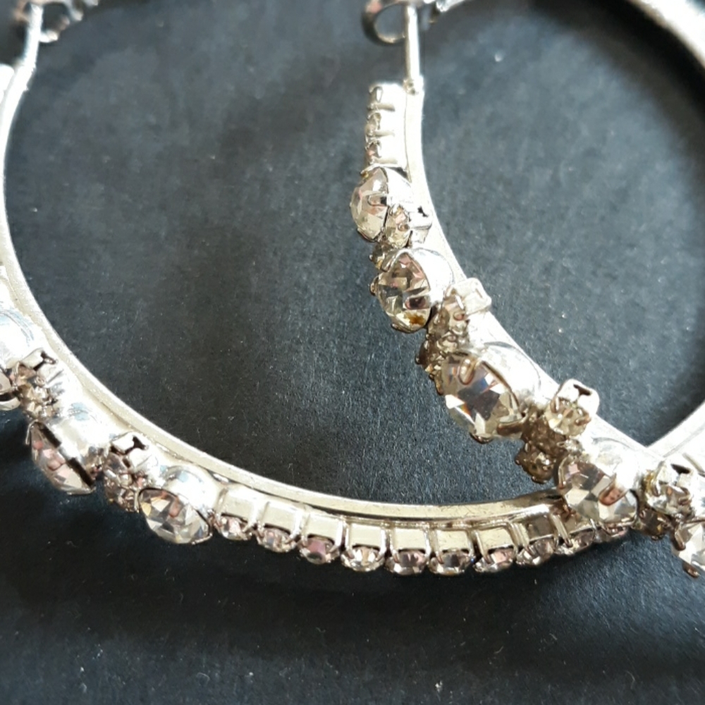 *$2 ADD ON*Silver earrings